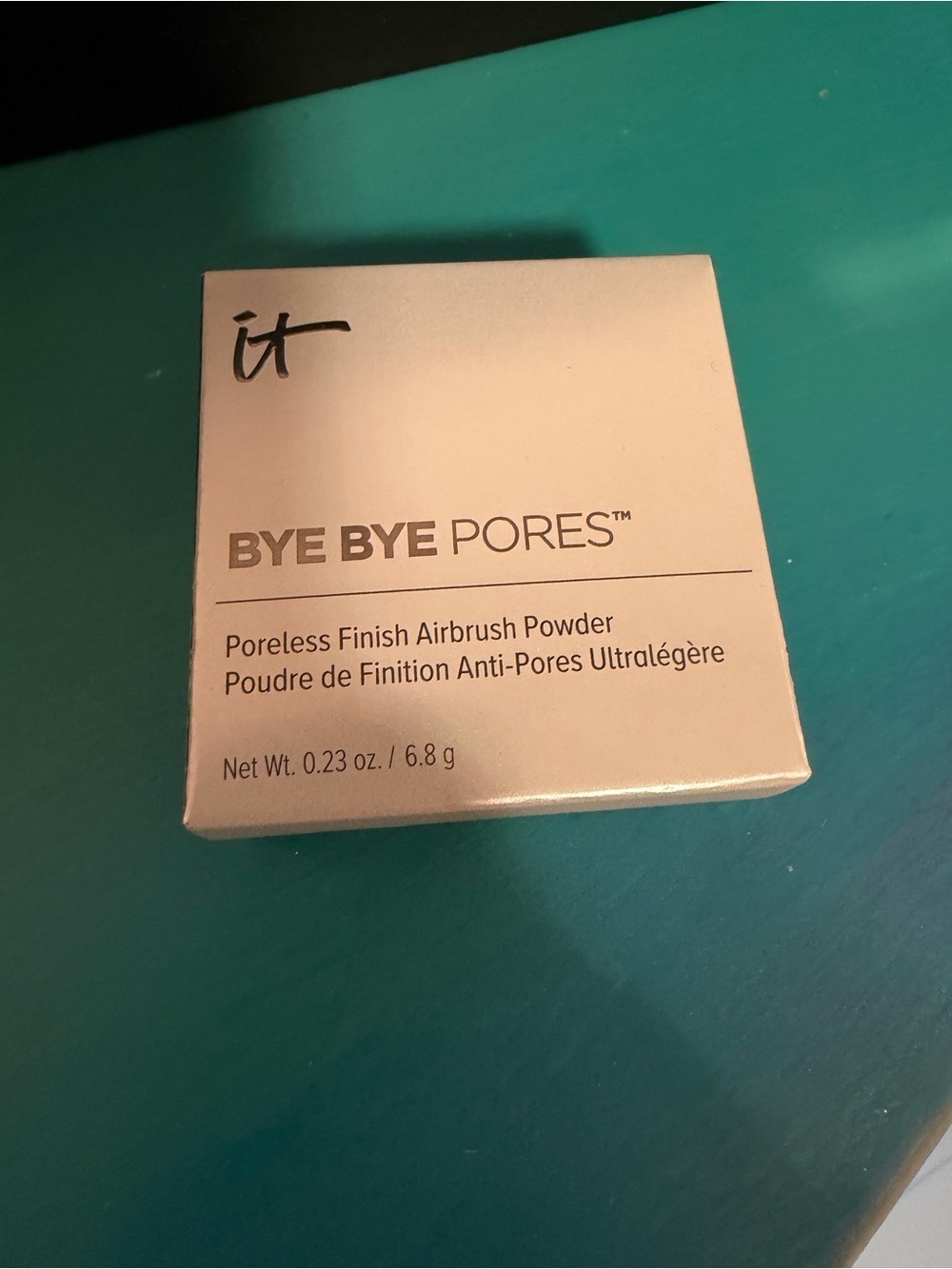 !it Cosmetics Translucent Setting Powder - - Picture 2 of 3